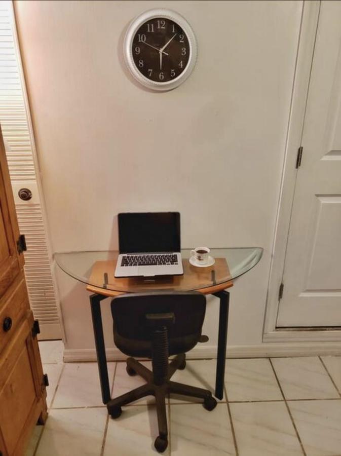 Cozy Queen Bed Studio With 60 Inch Smart Tv, Netflix, Airplay, Mini-Fridge, And 500 Mbps Wifi Near Fiu, Dolphin Mall, Airport Miami Dış mekan fotoğraf