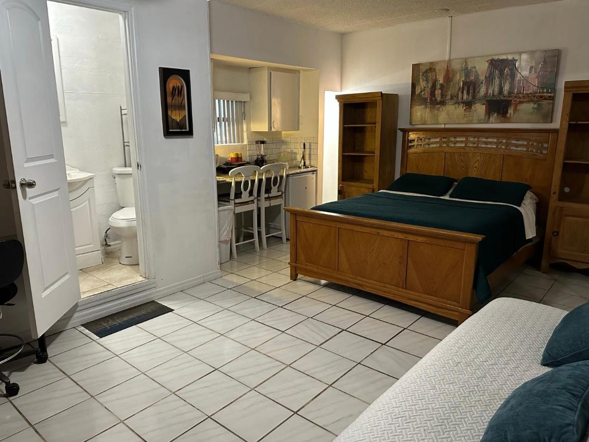 Cozy Queen Bed Studio With 60 Inch Smart Tv, Netflix, Airplay, Mini-Fridge, And 500 Mbps Wifi Near Fiu, Dolphin Mall, Airport Miami Dış mekan fotoğraf